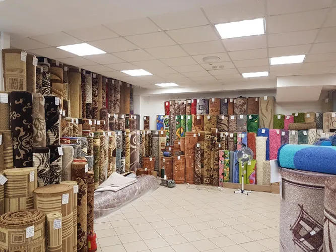 Ковры и напольные покрытия в магазине комплекса